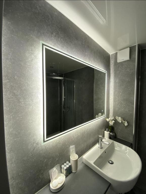Super Prime Luxury Waterfront View Dbay By Tba Apartment Saint Davids  ภายนอก รูปภาพ